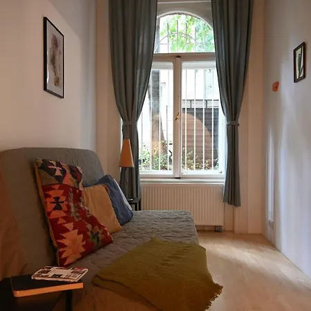 Quiet Haven In The Middle Of The Apartman *
